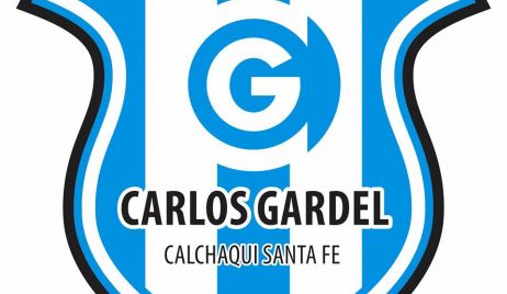 Carlos Gardel ganó y sigue puntero.