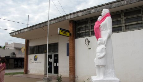 Restauración e intervención del monumento a las madres del edificio del Correo Argentino