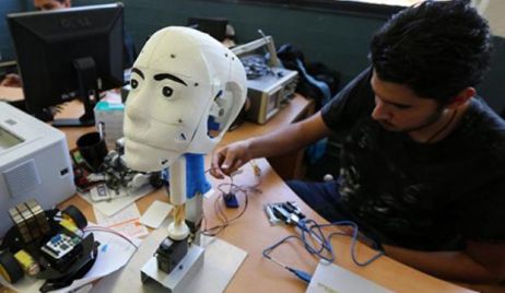 Científicos desarrollan robots 