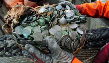 Rescatan 100 toneladas de monedas de plata hundidas en la II Guerra