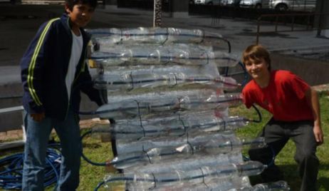 Jóvenes estudiantes secundarios crearon artefactos a energía solar