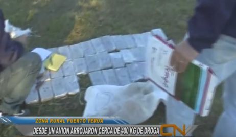 Entre Ríos: filman cuando arrojan 450 kilos de droga desde una avioneta