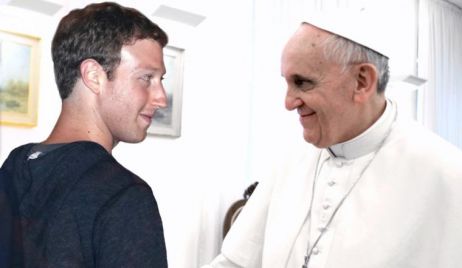 El Papa y el fundador de Facebook evalúan cómo usar la tecnología para combatir la pobreza