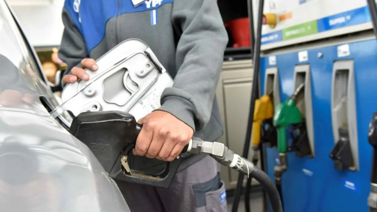 Las petroleras aumentan entre un 23% y 27% el precio de los combustibles
