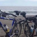 Dos soñadores emprendieron el viaje al Mundial en bicicleta