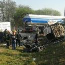 Santiago del Estero: al menos 10 muertos por un choque entre un camión de YPF y una combi