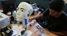 Científicos desarrollan robots 