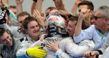 El inglés Lewis Hamilton ganó el Gran Premio de Rusia y se acerca al título