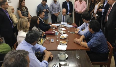 El Defensor del Pueblo presentó a legisladores el nuevo organigrama de la institución