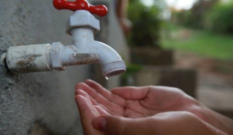 Muchos sectores de la ciudad con graves problemas en el servicio de agua potable.