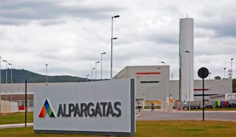 Suspendieron al 80% de los trabajadores de la planta de Alpargatas en Tucumán