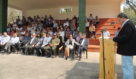 LA SOCIEDAD RURAL DE VERA EXHIBIO SU PROGRESO Y RINDIO HOMENAJE A JORGE PEREDA