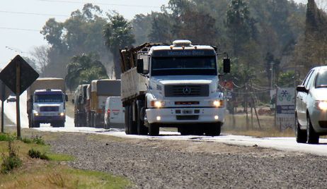 Serán obligatorios los limitadores de velocidad en camiones: ¿A cuánto podrán viajar?