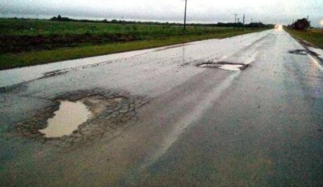 Bacheo para reparar tramos de las rutas Nº3 y Nº40