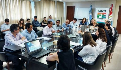 DIPUTADOS ENTREGARON EL PROYECTO UNIFICADO DE LEY DE EDUCACIÓN A LA MINISTRA BALAGUÉ.