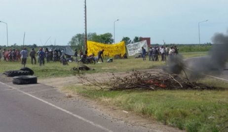 Pescadores se manifiestan en Ruta 1 y sobre el puente Reconquista – Avellaneda