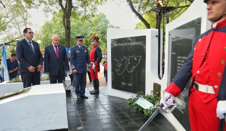 LIFSCHITZ PARTICIPÓ EN RECONQUISTA DEL ACTO EN CONMEMORACIÓN DEL DÍA DEL VETERANO Y LOS CAÍDOS EN LA GUERRA DE MALVINAS