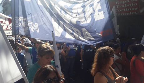 Movilización de docentes y estatales