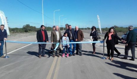 El Senador Sosa en la inauguración del tramo de la Ruta 3 que une Intiyaco y Golondrina.