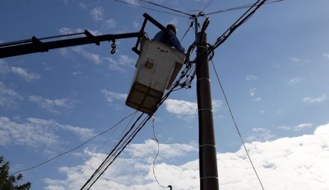 Corte de energía para reparar líneas en la Cuña Boscosa