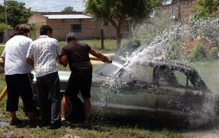 Se incendió un auto en Fortín Olmos