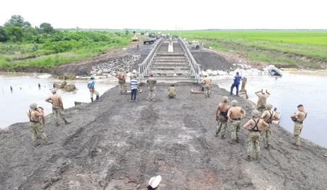 Ya Instalaron el puente Bailey en el corte de la Ruta 1