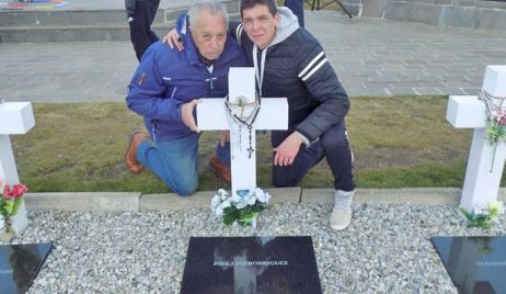 Tras 37 años, el padre de un héroe de Malvinas pudo saber donde estaba sepultado su hijo