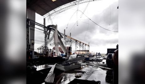 Granizo, techos volados y calles inundadas por el temporal en Esperanza