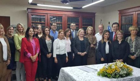 El Intendente firmó un convenio para la aplicación de la Ley Micaela