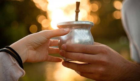 Hoy se celebra el Día Nacional del mate en Argentina.