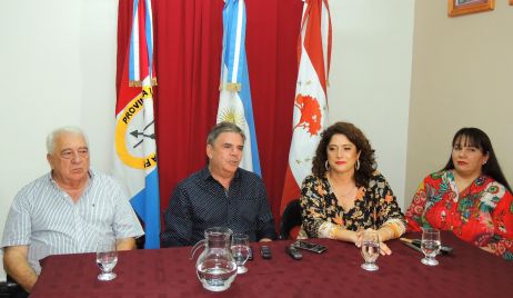 EL MINISTRO DE CULTURA JORGE LLONCH ASISTIÓ A LA SEGUNDA NOCHE DE CARNAVAL.