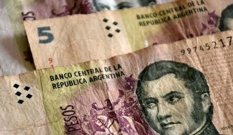 A los billetes de 5 pesos le quedan sólo una semana de circulación