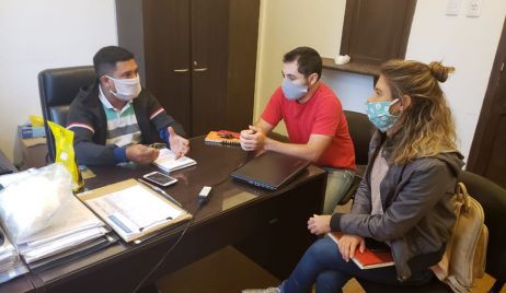 Realizan el seguimiento de las huertas junto a estudiantes del I.S.P.I. N° 4007