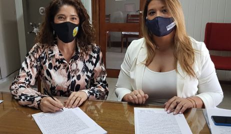 Firma de un convenio en el marco del programa 