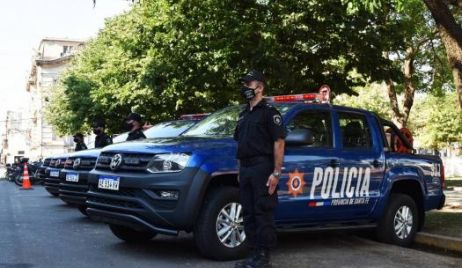 Programa Integral de Seguridad Policial: entregaron cuatro camionetas a la Dirección General de Bomberos, una para los bomberos de  Vera.