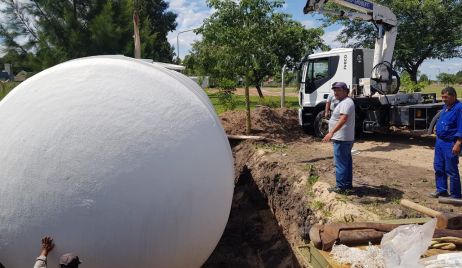 Instalación de tanque cisterna para mejorar la presión de agua potable