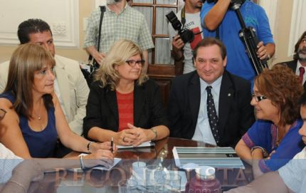 Paritarias: Docentes piden un 30% de aumento salarial