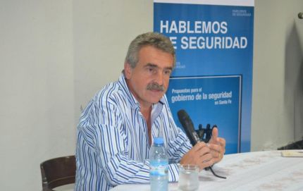 ROSSI PRESENTO LIBRO DE SEGURIDAD EN SAN JAVIER
