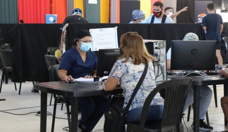 COVID-19: MAYORES DE 50 AÑOS CON SINOPHARM E INMUNOCOMPROMETIDOS RECIBEN SU CUARTA DOSIS