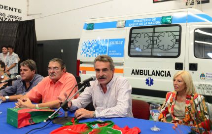 ROSSI ENTREGÓ UNA AMBULANCIA AL MUNICIPIO DE VILLA GOBERNADOR GÁLVEZ