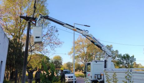 La EPE renueva la red eléctrica en Fortín Olmos