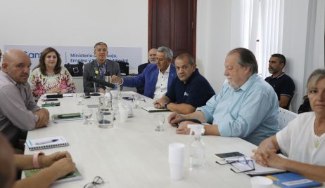 La provincia se reunió con representantes de gremios de la administración central y sindicatos docentes