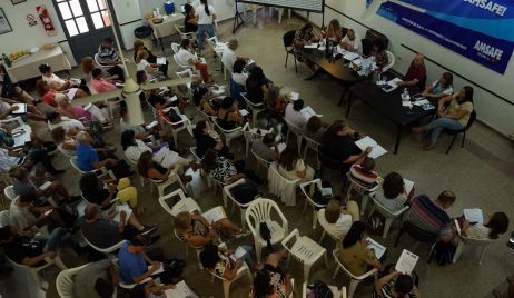 Micro de Amsafe Vera: LA ASAMBLEA PROVINCIAL RESOLVIÓ ACEPTAR LA PROPUESTA PARITARIA