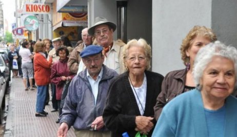 Jubilaciones, pensiones y asignaciones aumentan 23,29% por movilidad