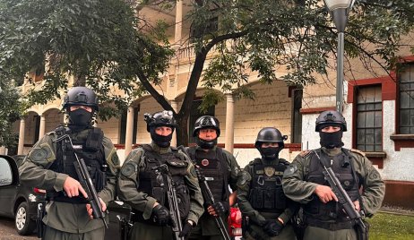 El Grupo táctico de la DGSR Los Pumas, participó de los distintos allanamientos en la Ciudad de Rosario