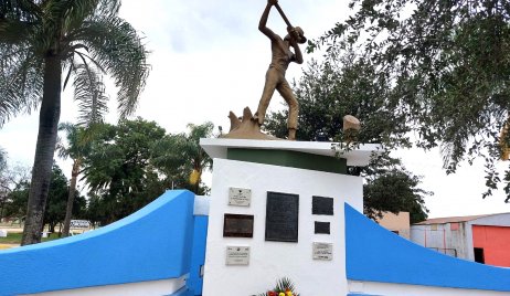 50 ANIVERSARIO DEL MONUMENTO NACIONAL AL HACHERO