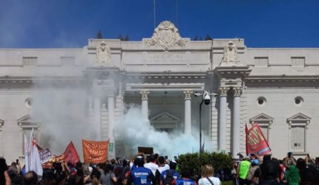 En medio de dudas sobre la validez de la votación, Diputados retomó la sesión