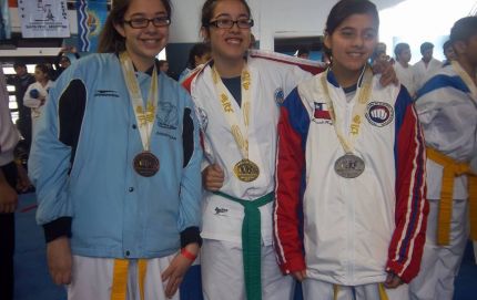 BRENDA CARDOZO CAMPEONA SUDAMERICANA DE TAEKWONDO CAT. GUP