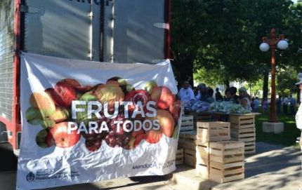 El Camión de Frutas Para Todos nuevamente en Vera