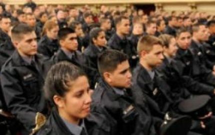 INCREIBLE: MÁS DE 11.700 INSCRIPTOS PARA 300 CARGOS ADMINISTRATIVOS EN LA POLICÍA